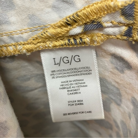 Cabi Providence Shirt Jacket #5854 Gray White Yellow‎ Print spring Woman’s large - Picture 13 of 15